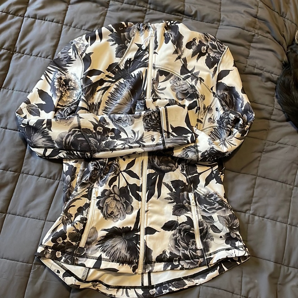 Lululemon zip up